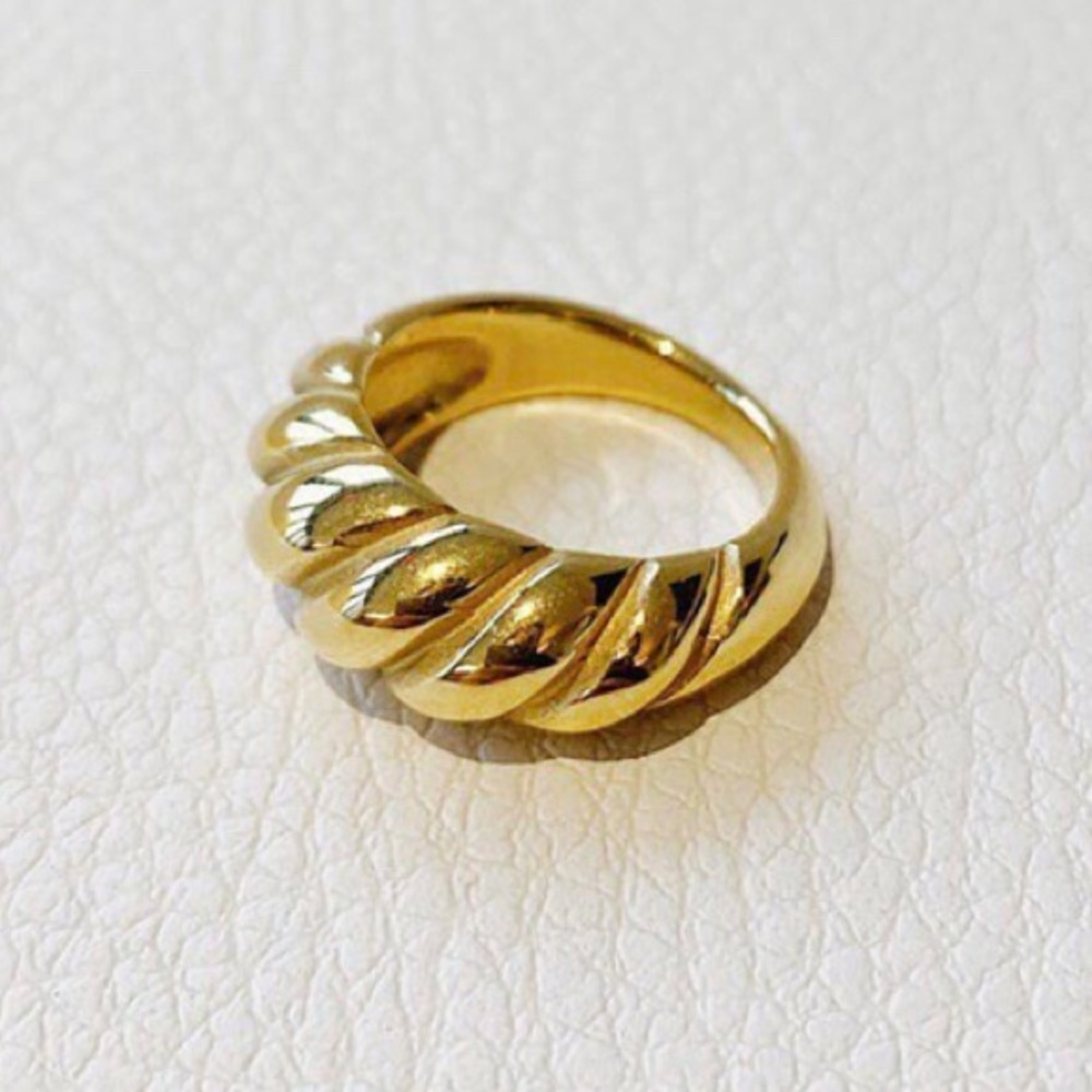 ✨Insta 18K Gold plated  croissant dome ring - Picture 2 of 6